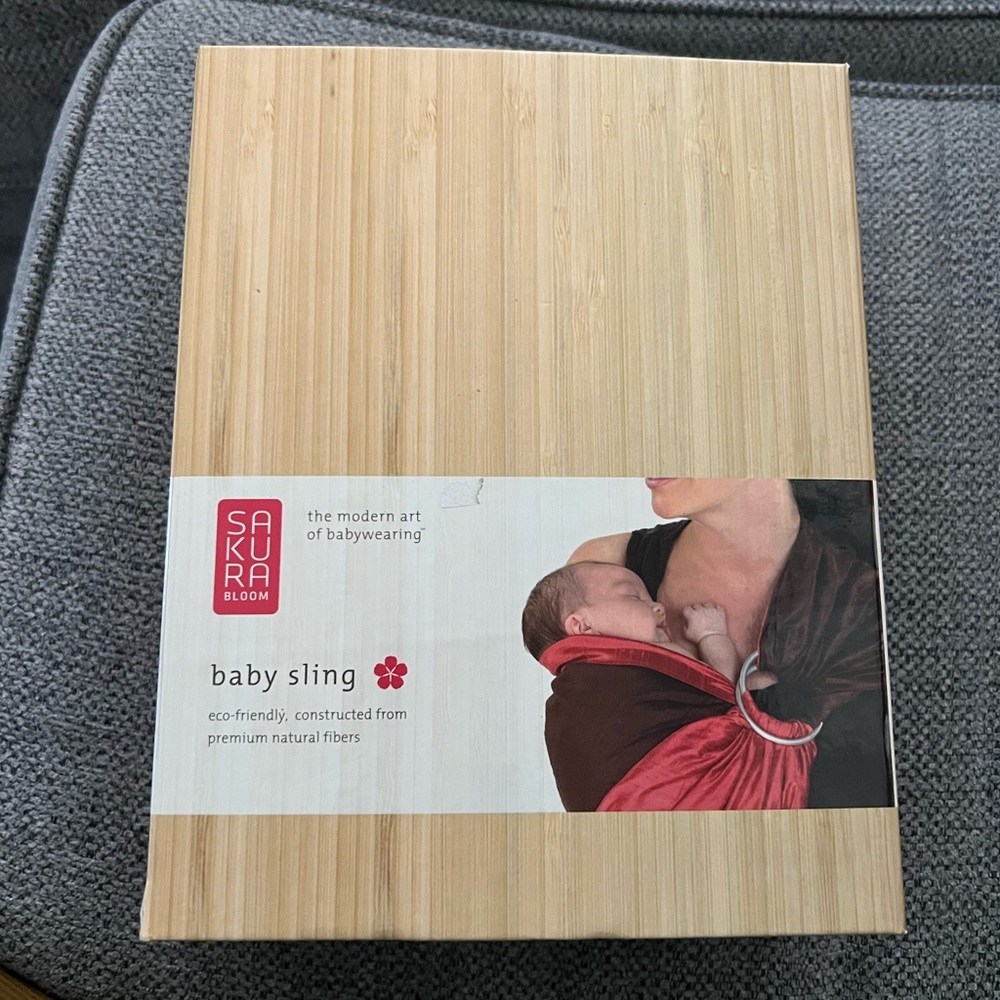 Sakura bloom ring sling carrier brand new in box